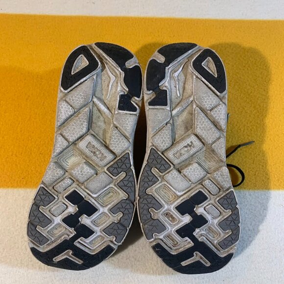 Hoka One One CLIFTON 5 
Size 7.5 - Picture 10 of 12